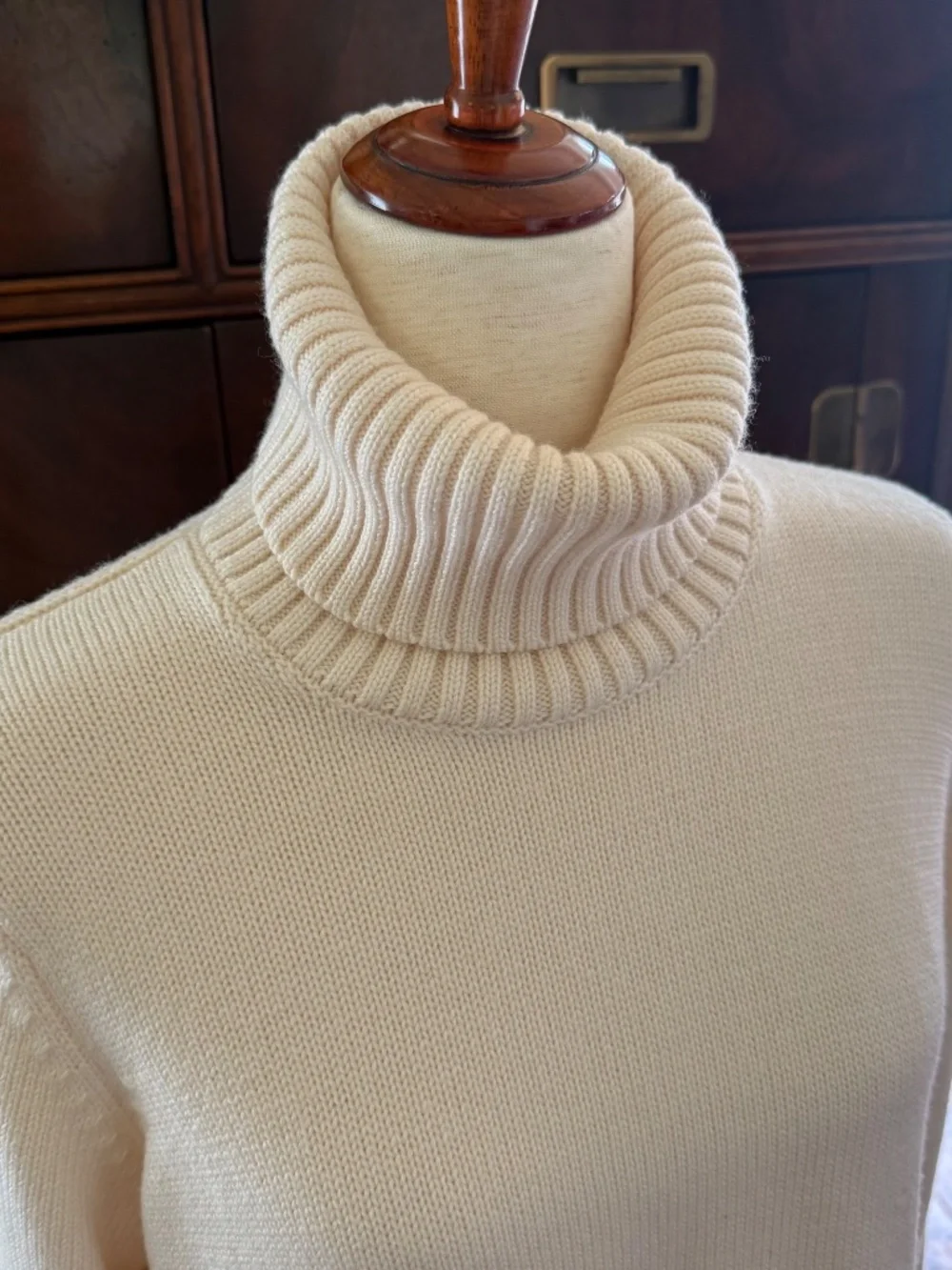 Tuckernuck Sophia Ivory Turtleneck Sweater Size S - Picture 5 of 13